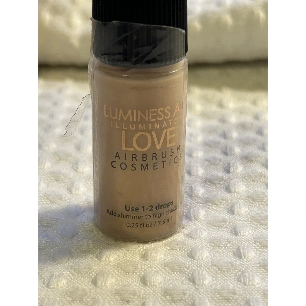 Luminess Air LOVE Illuminating Airbrush Makeup .25oz-NEW - Semi Sealed